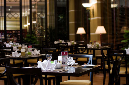 Dạ tiệc Giáng sinh lãng mạn bên bờ Hạ Long