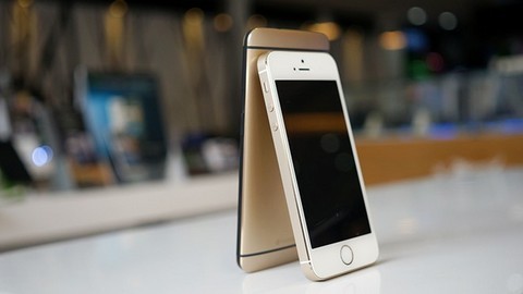 iPhone 5S, màu vàng, HTC One, Gold, so dáng, ra mắt