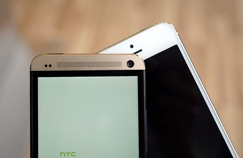 iPhone 5S, màu vàng, HTC One, Gold, so dáng, ra mắt