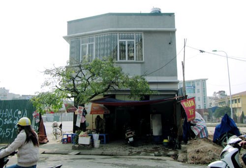 Lộ nhà 4 mặt tiền ở Xã Đàn - Hoàng Cầu trước ngày thông xe