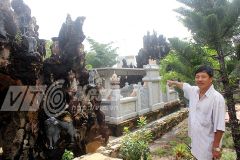 lăng-mộ,  nhà-cõi-âm, tiền-tỷ, đại-gia, nhà-dát-vàng, quan-tài, thú-chơi, xài-sang, xa-hoa