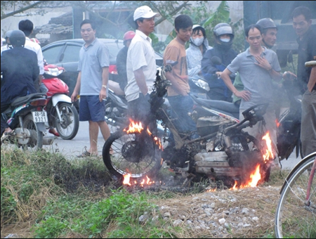 Đám đông, thất nghiệp, xã hội, con người, tâm lý, đạo đức