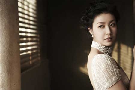 Sung Huyn Ah, bám dâm, Á hậu Hàn Quốc