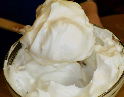 Cách thực hiện bánh Meringue thơm và ngon và dễ thương và đáng yêu kể từ tròng trắng trứng