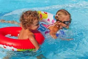 Đi bơi mùa hè dễ mắc bệnh truyền nhiễm