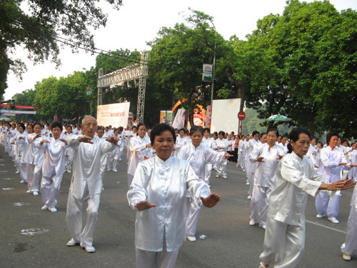 nợ-bảo-hiểm, chây-ì, trốn-đóng-bảo hiểm, bảo-hiểm-xã-hội, bảo-hiểm-y-tế, vỡ-quỹ, tăng-tuổi-hưu, giảm-lương-hưu, hưu-trí, an-sinh