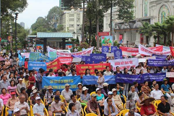 giàn khoan, TQ, xuống đường