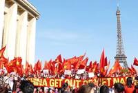 Gần 2.000 người biểu tình ở Paris phản đối TQ