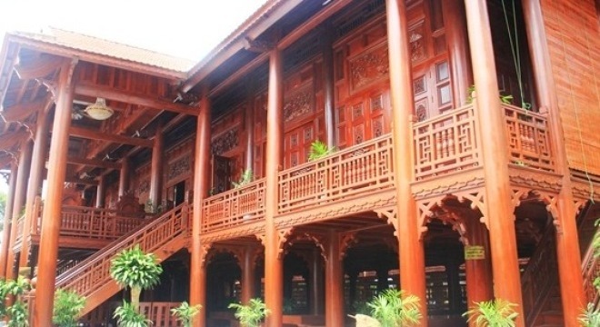 Ngôi nhà gỗ lim lào giá trị 400 tỷ của đại gia Điện Biên