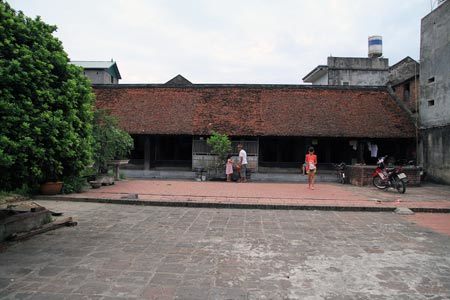 Ngôi nhà gỗ lim 300 tuổi của dòng họ Nguyễn Thạc ở vùng Kinh BắcNgôi nhà gỗ lim 300 tuổi của dòng họ Nguyễn Thạc ở vùng Kinh Bắc