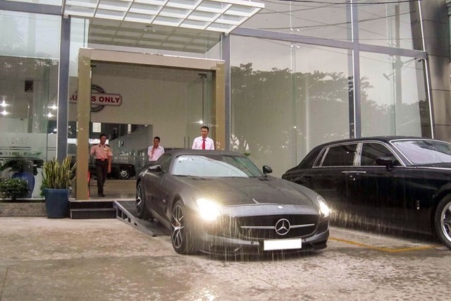 Mercedes-Benz SLS, Nhà chồng Hà Tăng, siêu xe 14 tỷ duy nhất Việt Nam