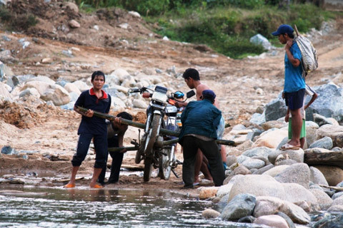 ngôi làng, thủy điện Vĩnh Sơn 5, “bom nước”, Bình Định