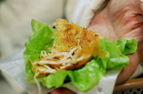 quà vặt, Hà Nội, bánh xèo, bánh bao chiên, bánh bạch tuộc nướng, bánh căn, bánh kẹp phô mai quà vặt, Hà Nội, bánh xèo, bánh bao chiên, bánh bạch tuộc nướng, bánh căn, bánh kẹp phô mai