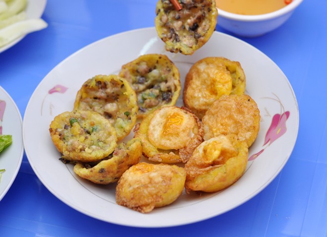 quà vặt, Hà Nội, bánh xèo, bánh bao chiên, bánh bạch tuộc nướng, bánh căn, bánh kẹp phô mai quà vặt, Hà Nội, bánh xèo, bánh bao chiên, bánh bạch tuộc nướng, bánh căn, bánh kẹp phô mai