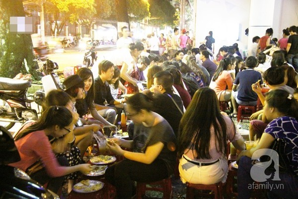 Ngất ngây với 7 khu phố ẩm thực tuyệt vời của Sài Gòn