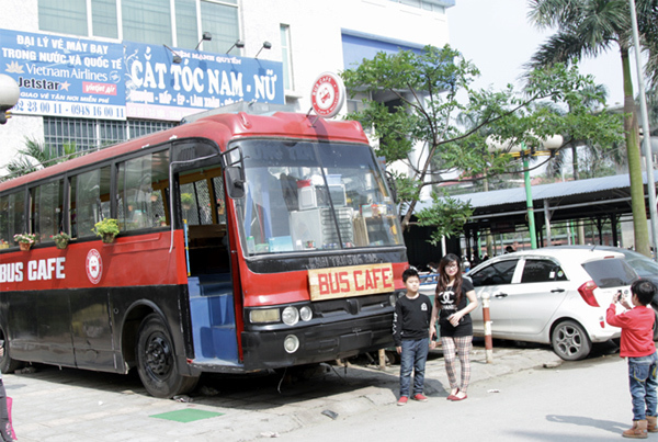 Cà phê xe bus lạ nhất Hà Nội