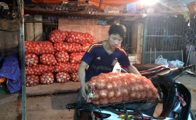 Hành Việt ế đồng: Chợ đến nhà hàng toàn hành Trung Quốc