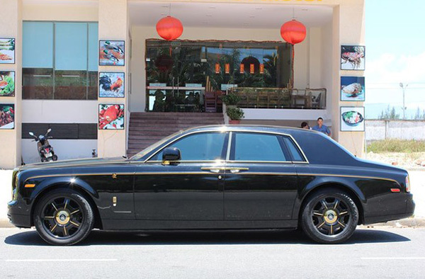 Chiếc Rolls-Royce Phantom, đại gia Quảng Ninh ,mạ vàng, xe siêu sang, đại lý Rolls-Royce, Phantom màu đen tuyền, Phantom rồng ,Phantom Year of the Dragon, thị trường Trung Quốc, đại gia Việt, thị trường Trung Quốc, Chiếc-Rolls-Royce-Phantom, đại-gia-Quả