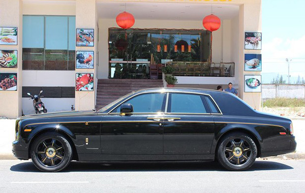 Chiếc Rolls-Royce Phantom, đại gia Quảng Ninh ,mạ vàng, xe siêu sang, đại lý Rolls-Royce, Phantom màu đen tuyền, Phantom rồng ,Phantom Year of the Dragon, thị trường Trung Quốc, đại gia Việt, thị trường Trung Quốc, Chiếc-Rolls-Royce-Phantom, đại-gia-Quả