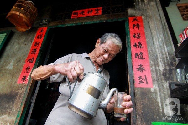 Những quán cà phê vợt tuổi đời hơn nửa thế kỷ níu người Sài Gòn
