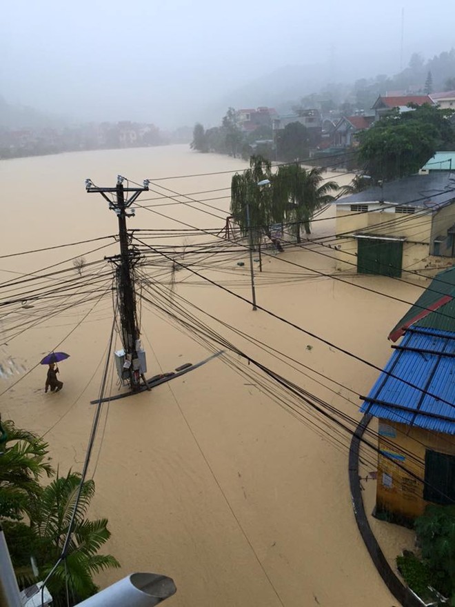 Quảng Ninh ngập lụt lịch sử, 3 mẹ con thiệt mạng