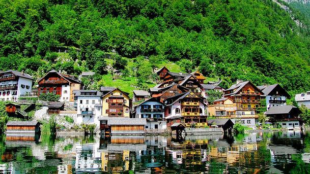 Những ngôi làng cổ đẹp như cổ tích trên thế giới