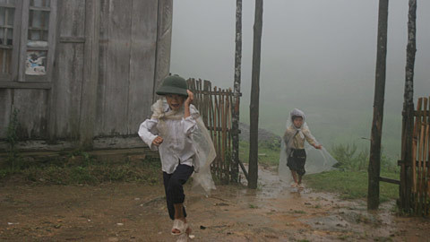 Những đứa trẻ “chân dài” trên đỉnh Tả Củ Tỷ