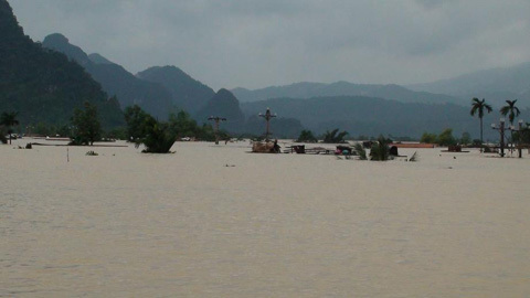 Vào hang tránh 'đại hồng thủy'