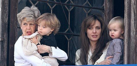 Con của Brangelina giỏi tiếng Pháp hơn tiếng Anh