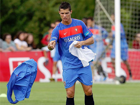 C. Ronaldo tin vào cơ hội hồi sinh của Bồ Đào Nha