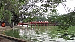 'Tắm tiên' ở Hồ Gươm: Trò đùa công nghệ?