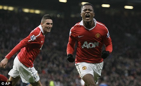 Evra tha thứ cho lỗi lầm của Rooney