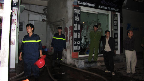 Hà Nội: Hoả hoạn cạnh cây xăng