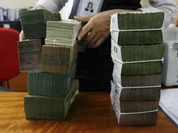 Lãi suất và lỗ hổng ruộng bậc thang