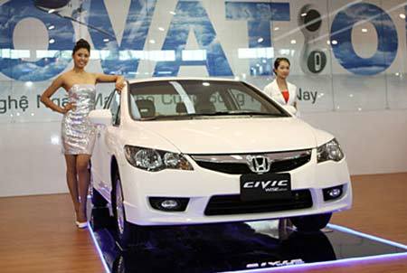 Tậu ô tô trong nước dịch vụ hậu mãi tốt hơn xe nhập?