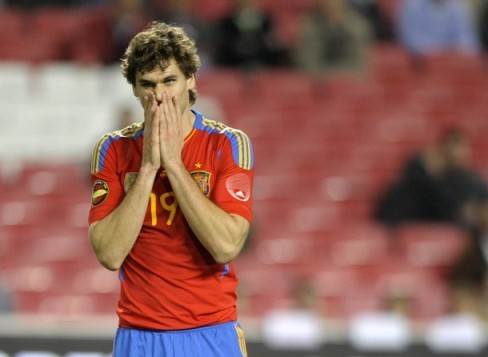 M.U bán Berbatov để mua Martinez và Llorente?