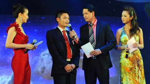 Tứ linh triệu đô thành xì căng đan tiền tỷ?