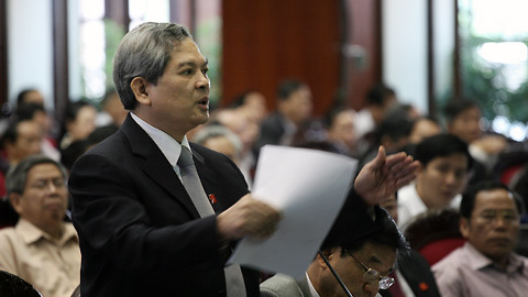 Kịch tính nơi nghị trường và tín hiệu vui