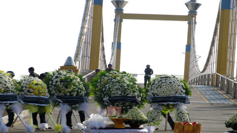Quốc tang bên dòng Bassac
