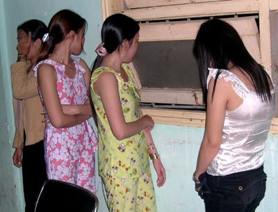 Đưa gái lành vào... 