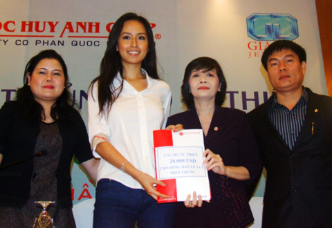 Mai Phương Thúy giao 20.000USD, ai làm mất 23 tỷ?