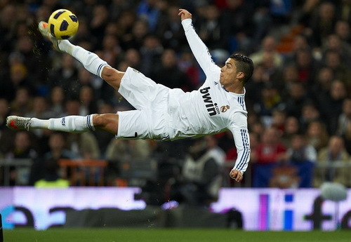 Cristiano Ronaldo sống cạnh ... trùm ma túy
