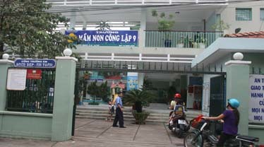 Thêm 2 cô giáo “ngược đãi” trẻ mẫu giáo