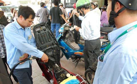 Giảm thuế nhập khẩu xăng dầu từ 1/12