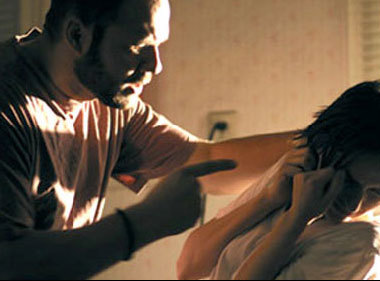 Vì sao đàn bà Việt hay bị đánh?