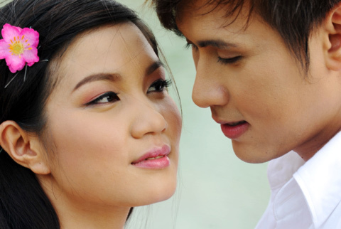 Bắt gặp Nguyên Vũ bên người tình