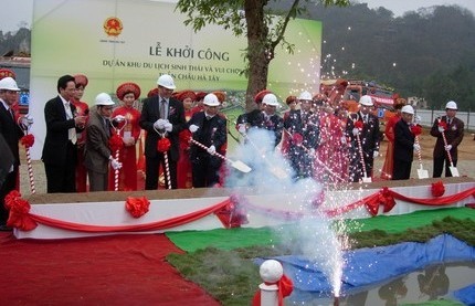 Dự lễ khởi công: 