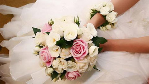 Tá hỏa vì người yêu giục cưới