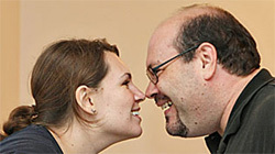 Yêu nhau nhờ 45.000 thư điện tử