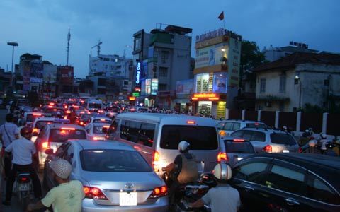Hà Nội đề xuất xây bãi đỗ xe cao tầng